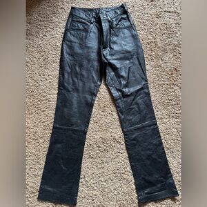 Wilsons Leather Black Leather Pants Size 2 | Straight Leg